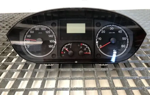 Speedometer (instrument cluster)