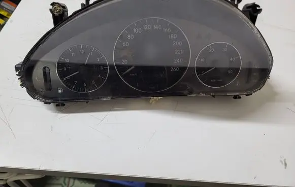 Mercedes-Benz E W211 Speedometer (instrument cluster) A2115400347 110080284003 013240