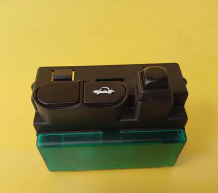 Tailgate opening switch