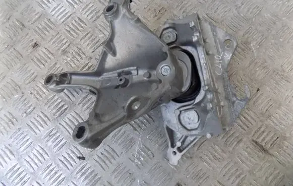 Renault Clio V Engine mount vacuum valve 