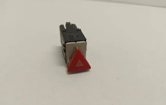 Volkswagen PASSAT B6 Hazard light switch 3C0953509A