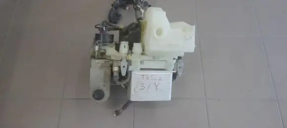 Tesla Model Y Other devices 1625000A1B CF0220351A0411