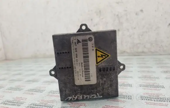 Volkswagen Touran I Headlight ballast module Xenon 1T0907391