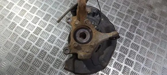 Toyota RAV 4 (XA30) Front wheel hub