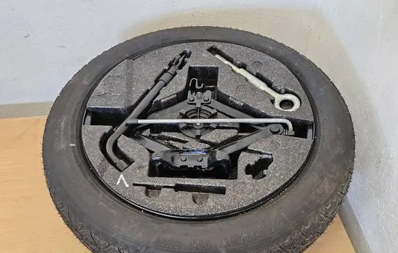 Volvo XC70 R17 spare wheel 