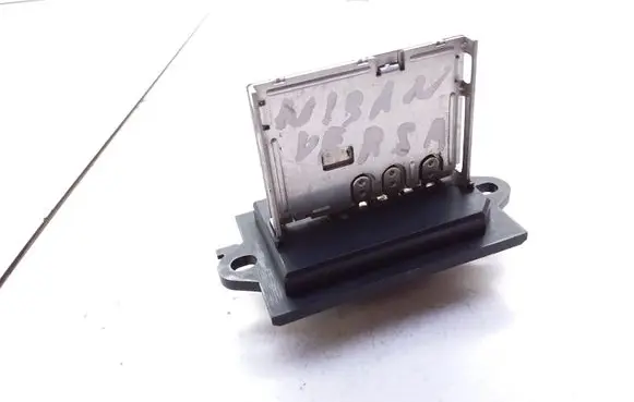 Nissan Versa Heater blower motor/fan resistor 78917 698DA