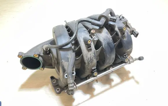 Opel Vectra C Intake manifold 55563686