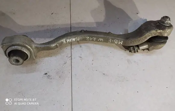 Mercedes-Benz E W212 Front lower control arm/wishbone 21203