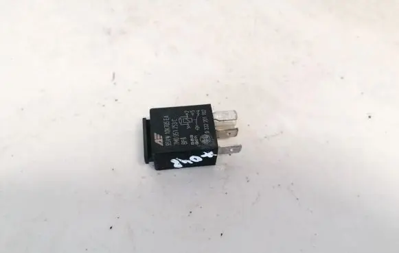 Audi A3 S3 8P Other relay 7m0951253c 0332201102