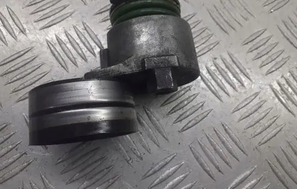 Volvo S40, V40 Alternator belt tensioner pulley 0714026270001