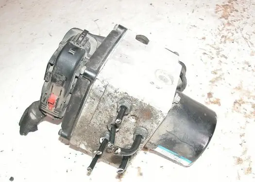 Volkswagen PASSAT B6 ABS Pump
