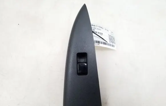 Nissan Note (E11) Electric window control switch 809609U10C