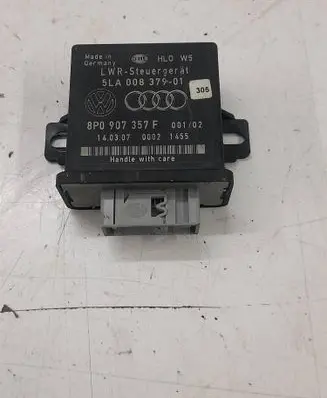 Audi A8 S8 D3 4E Light module LCM 8P0907357F 5LA00837901