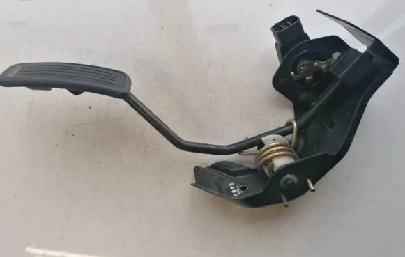Toyota Corolla E120 E130 Accelerator throttle pedal