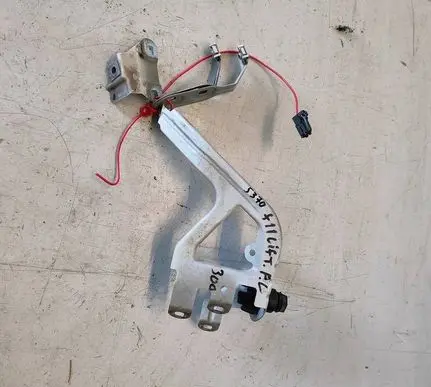 BMW 5 F10 F11 Fender mounting bracket 