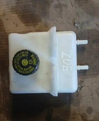 Renault Zoe Brake fluid reservoir 204720866