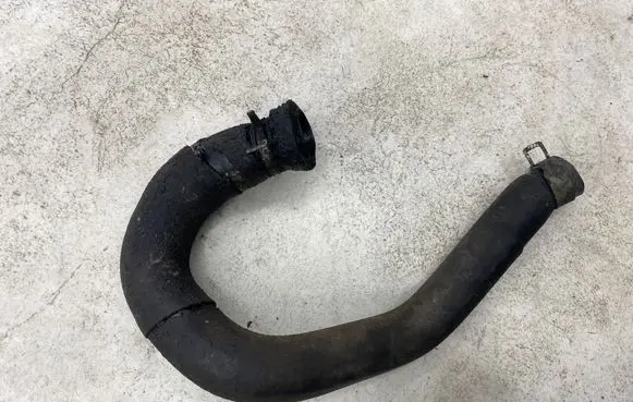 Nissan Pathfinder R51 Engine coolant pipe/hose