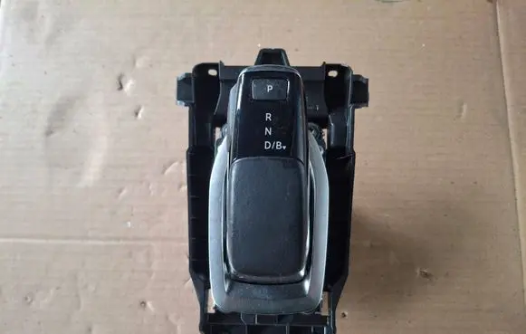 Peugeot 208 II Gear shifter/selector 98336289DX 61739G09 10012597400