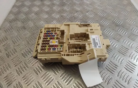 Hyundai Kona I Fuse module 91950K4020