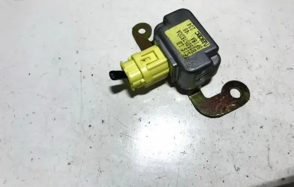 Mazda 323 F Airbag deployment crash/impact sensor b25d57kd0a 8f18a