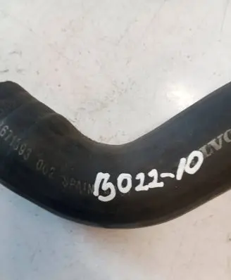 Volvo V70 Engine coolant pipe/hose 08671393