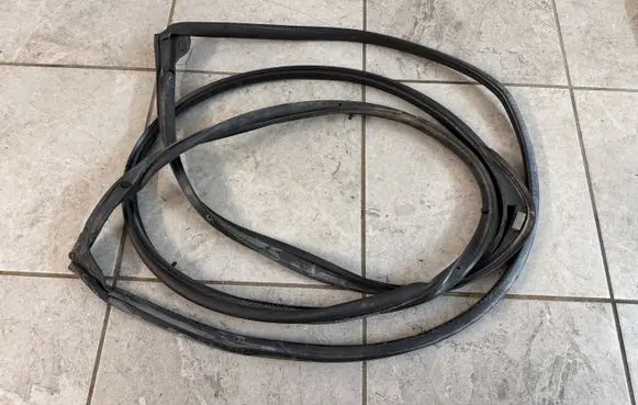 Volkswagen Amarok Rubber seal rear door 