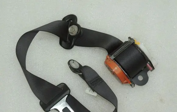 Suzuki Grand Vitara II Rear seatbelt 8490465J115PK