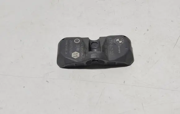 BMW 7 E65 E66 Tire pressure sensor 6781847 678184702