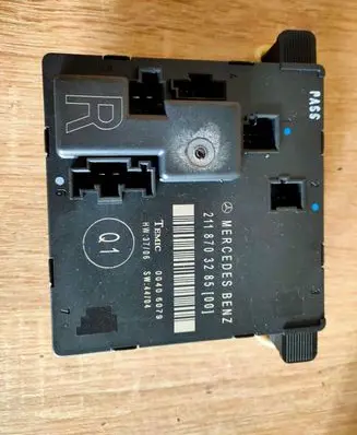 Mercedes-Benz E W211 Door control unit/module 2118703285