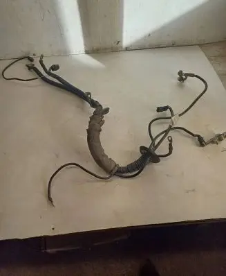 Mercedes-Benz Vaneo W414 Positive cable (battery) A1689971781