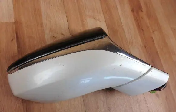 Lexus UX Front door electric wing mirror 049704