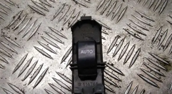 Toyota Avensis Verso Electric window control switch 8403044020 514746