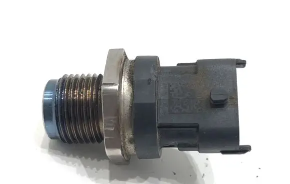 Suzuki Swift I Fuel pressure sensor 0281002507