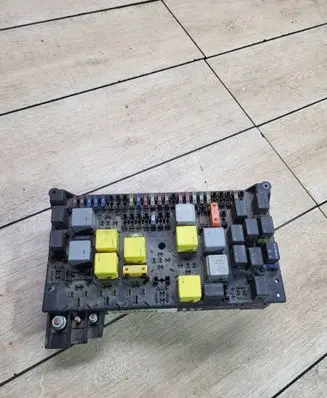 Mercedes-Benz ML W163 Fuse module 1635450205 08200101