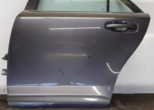 Toyota Avensis T270 Rear door 6700405160