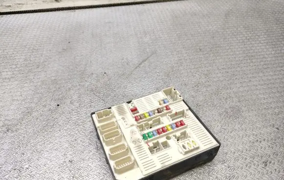 Renault Laguna III Fuse module 264B60014R