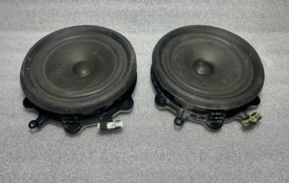 Audi A4 S4 B6 8E 8H Front door speaker 8E0035411