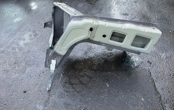 Volkswagen Amarok Front quarter panel 