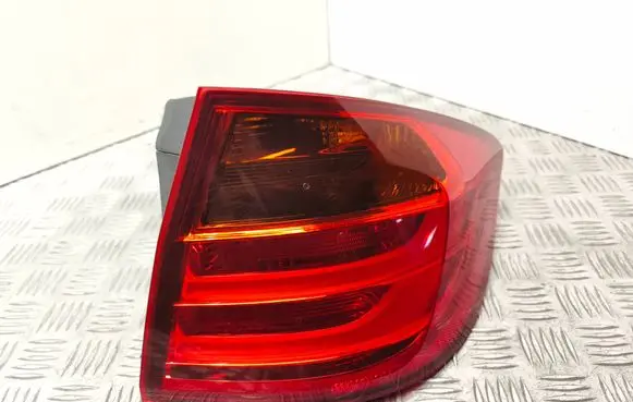 BMW 3 F30 F35 F31 Rear/tail lights I090106 E96781