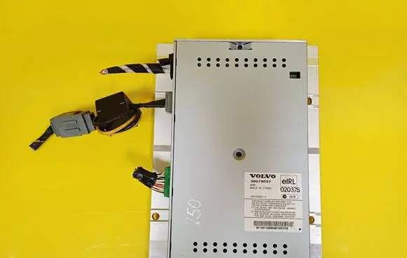 Volvo V50 Sound amplifier 30679537