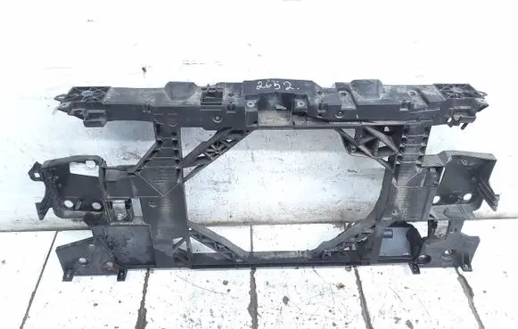 Renault Megane III Radiator support slam panel 752100004R