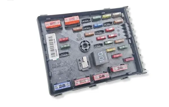 Volkswagen PASSAT B6 Fuse module 3C0937125