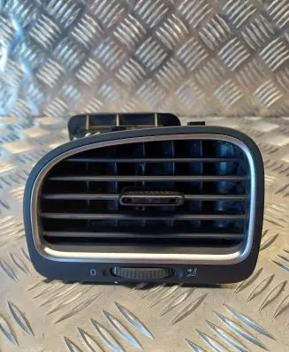 Volkswagen Golf VI Dashboard side air vent grill/cover trim 5K0819709D 5K0819703J