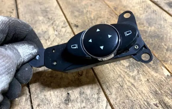 Mercedes-Benz E W211 Wing mirror switch A2118208310 2118208310