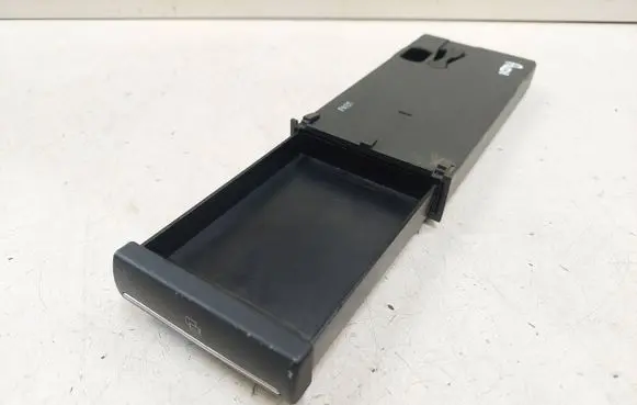 Audi A3 S3 8P Dashboard storage box/compartment 8P0941561F 8P0941561