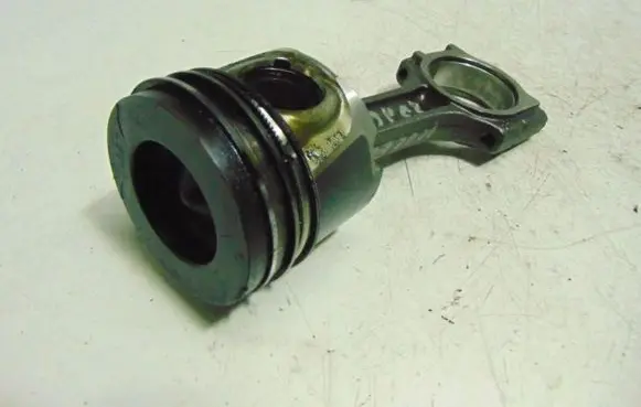 Renault Megane I Piston 