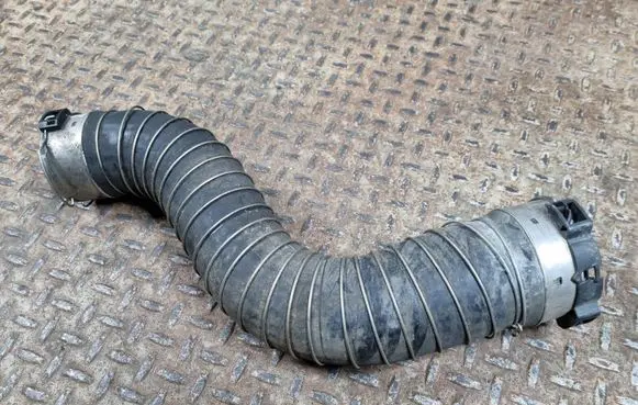 BMW 4 F36 Gran coupe Intercooler hose/pipe 8573762