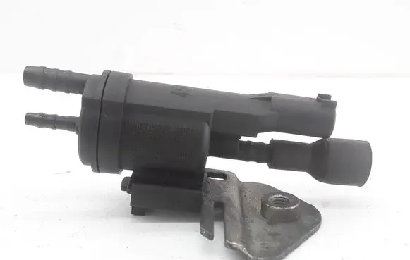 Mercedes-Benz E W211 Valve vacuum 0025401497