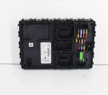 Ford Fiesta Fuse module HU5T15604ECH A13381123