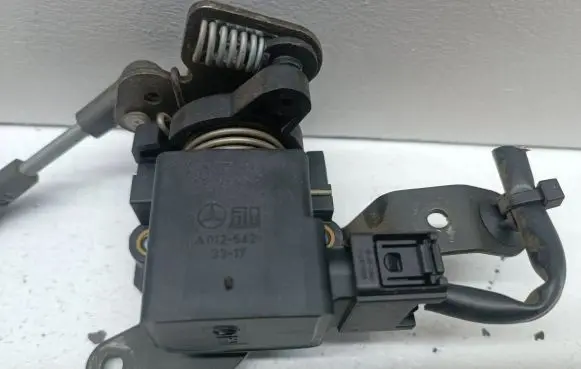 Mercedes-Benz A W168 Accelerator throttle pedal A0125423317